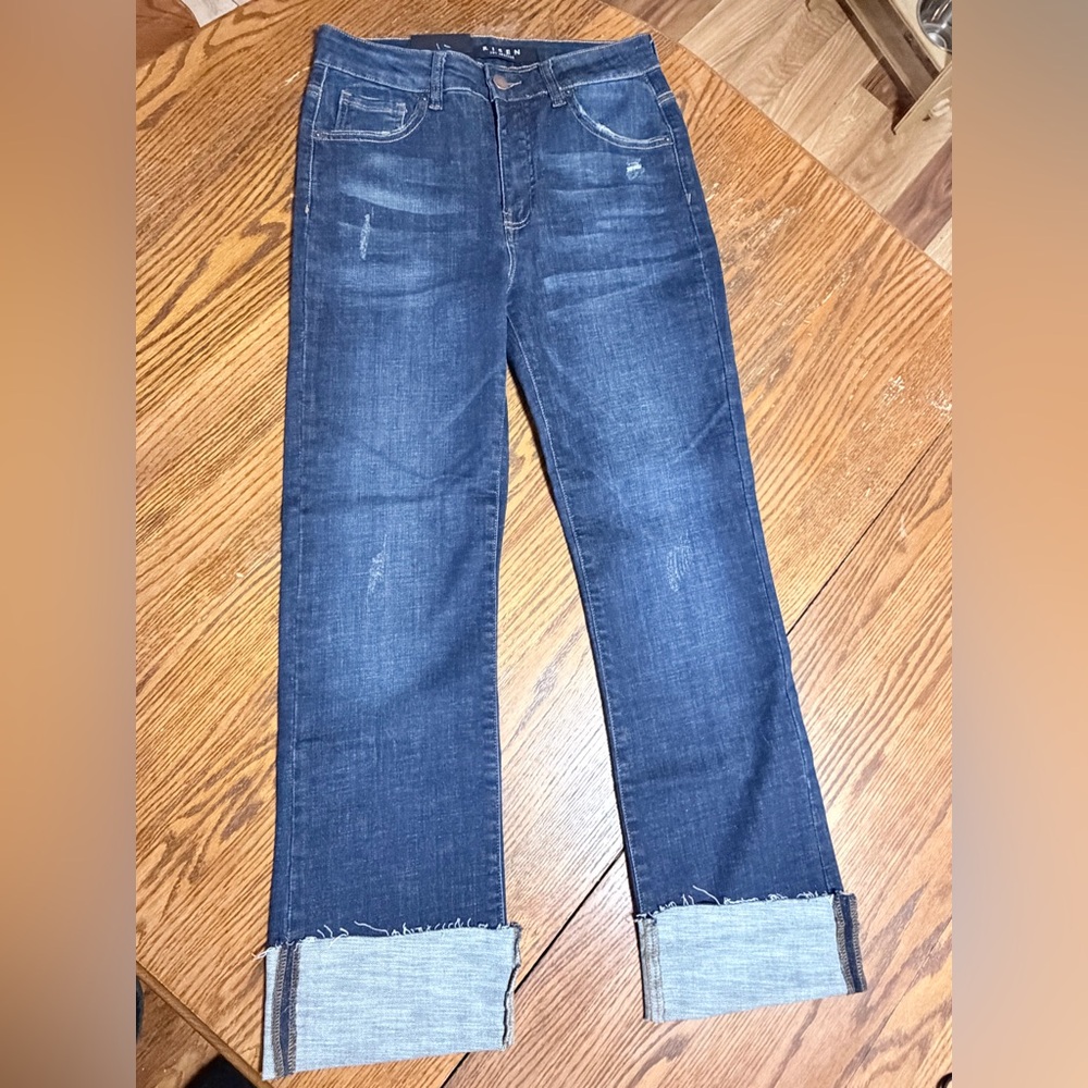 NWT Risen Mid Rise Straight Leg Jeans Size 7/28 Raw Hem